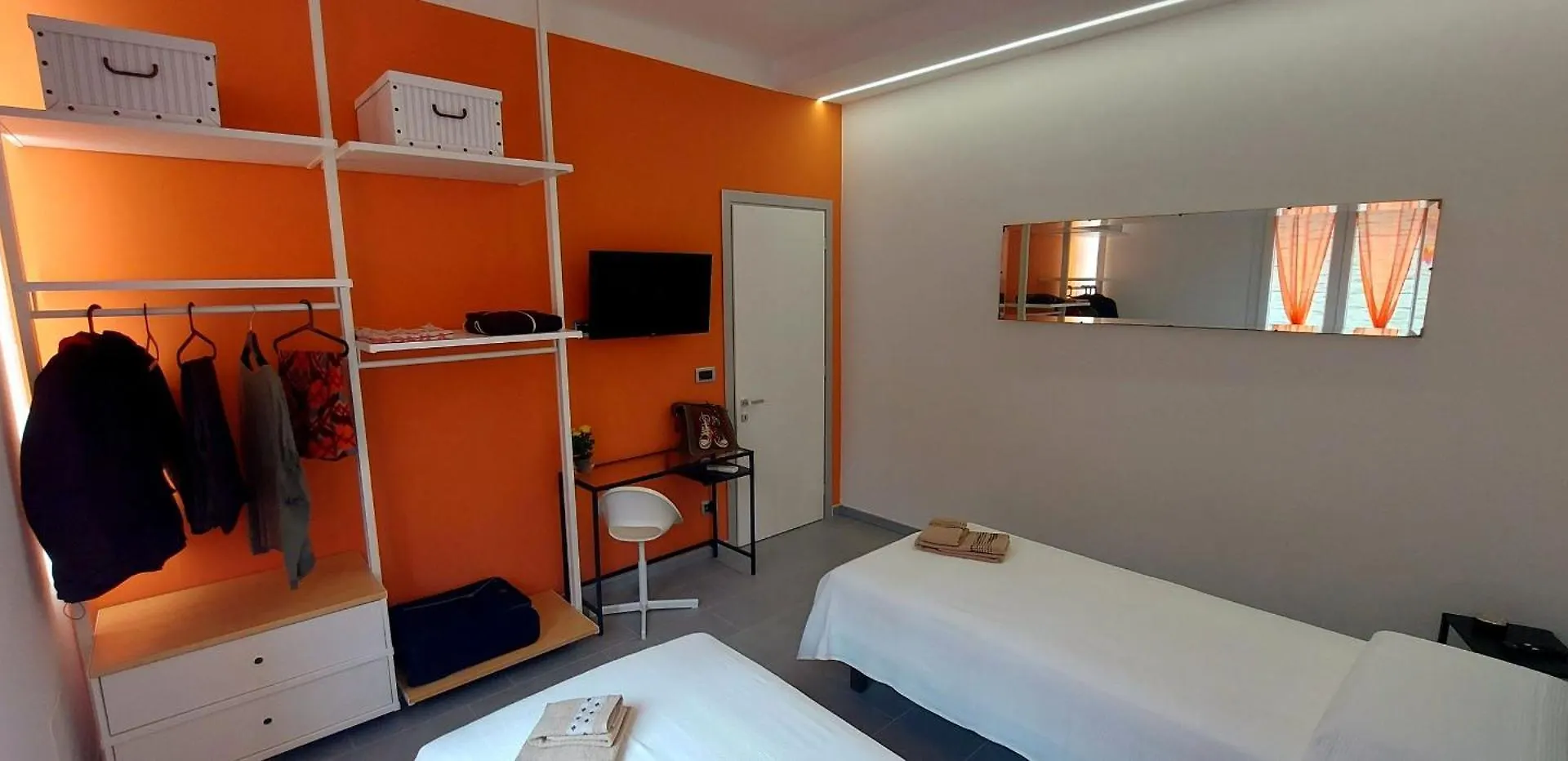 Unangolodibologna Apartment Italy